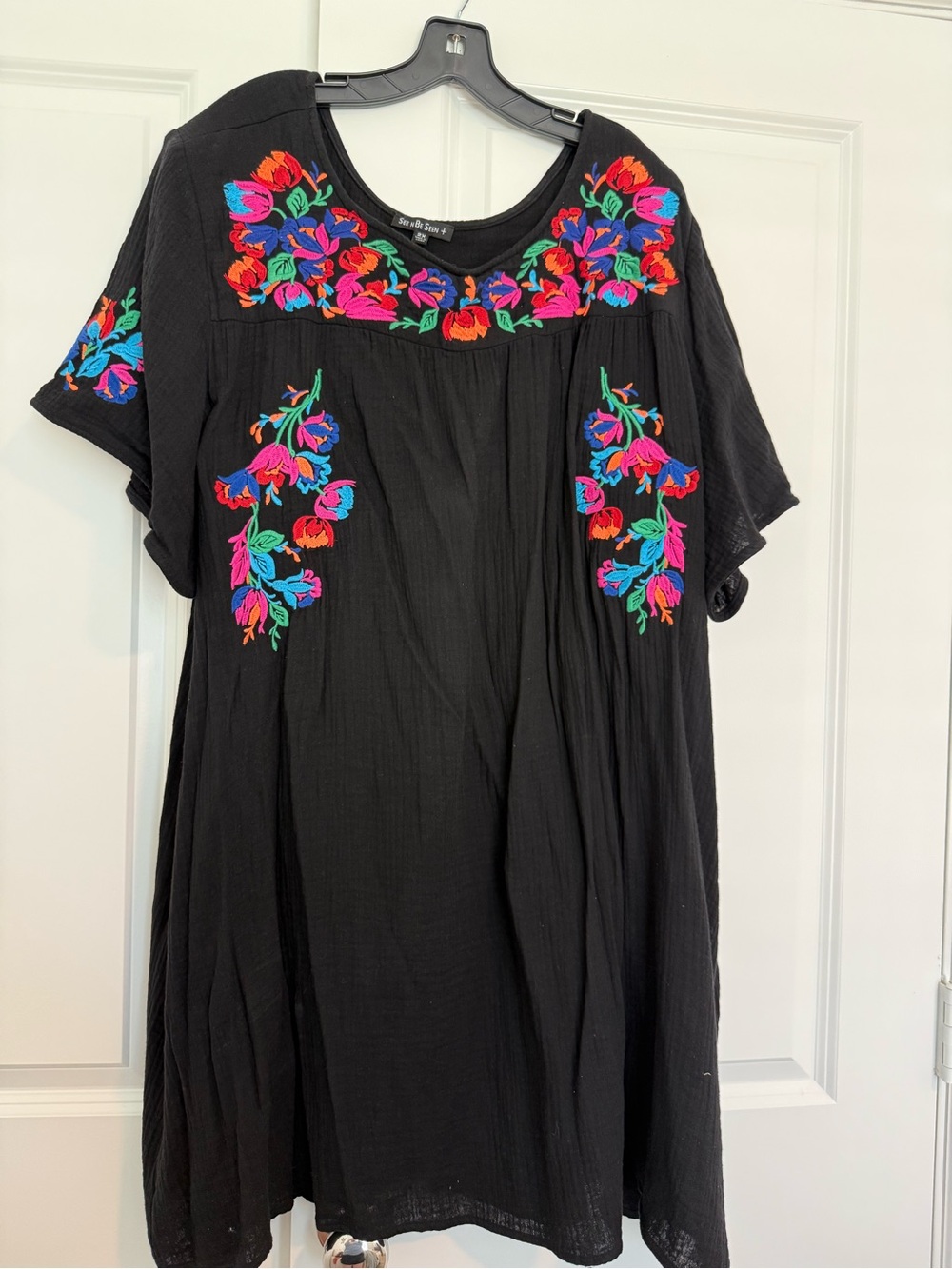 Chic Soul Black Midi Dress with Bright Multicolor Floral Embroidery